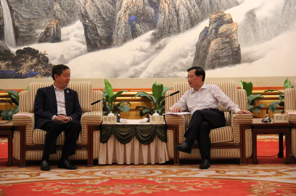 江西省委书记强卫会见yl永利集团董事长熊建明